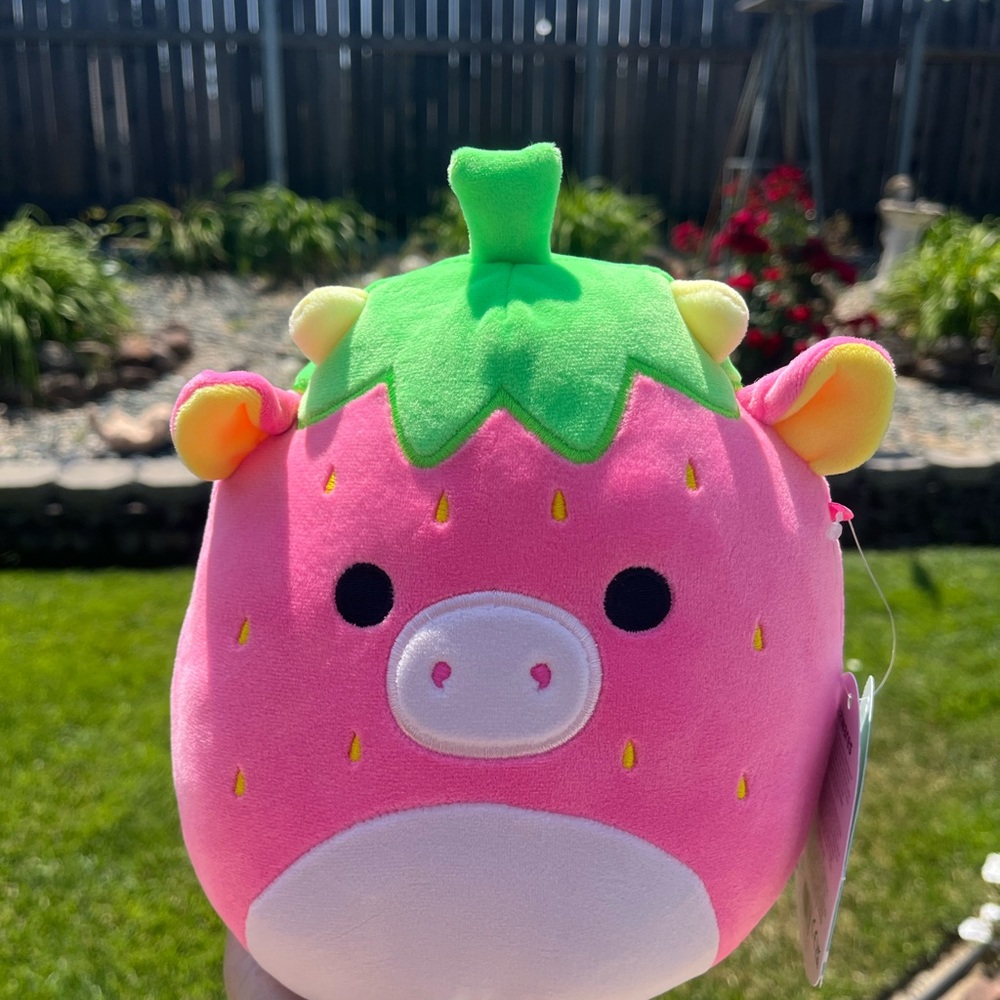 Squishmallows “CLEARY” Pink Strawberry Cow Plush Toy